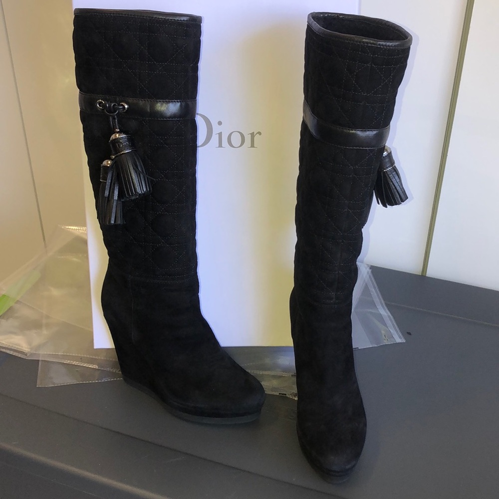 CHRISTIAN DIOR SZ 37 BLK QUILTED POM BOOTS #RRR